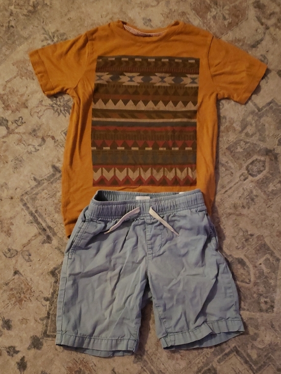 art class Other - Boys Size 6/7 Outfit